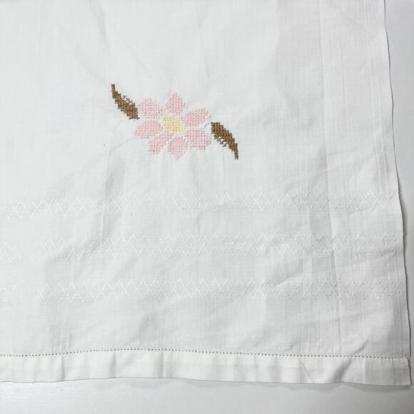Embroidered Cotton White Table Runners Set of Two 14”x27” & 22.5”x42.5” Cottage - Picture 3 of 8